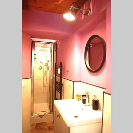 Urbana Apartment